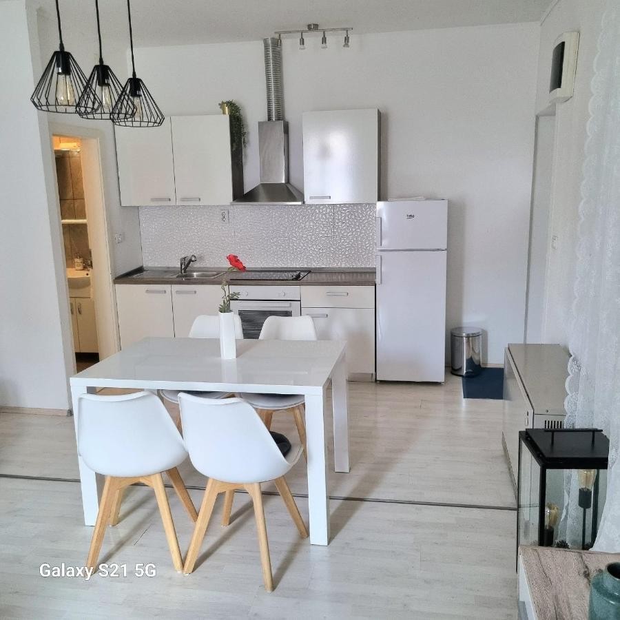 Sara Apartment Podstrana Ngoại thất bức ảnh